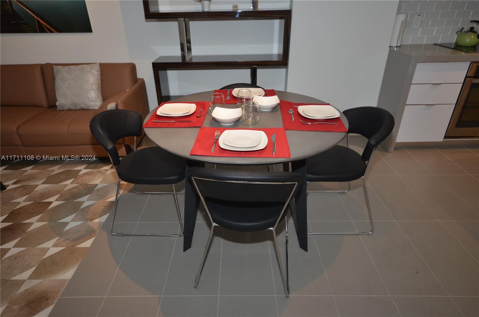 CANVAS CONDO - Residential Lease