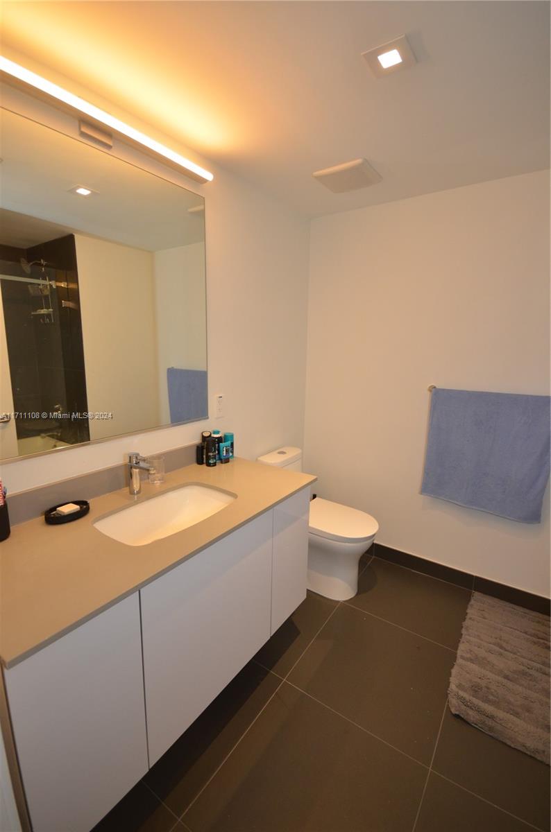 CANVAS CONDO - Residential Lease