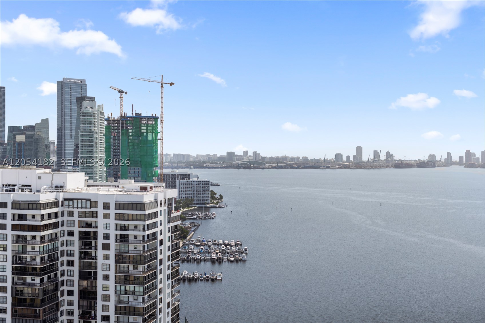 UNA RESIDENCES - Residential