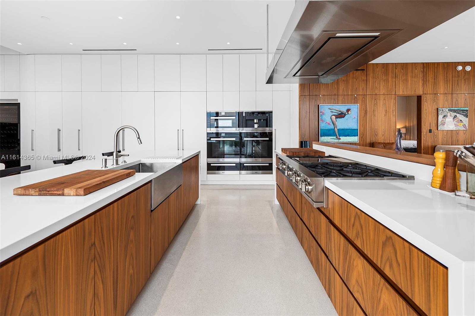 DINNER KEY - Residential