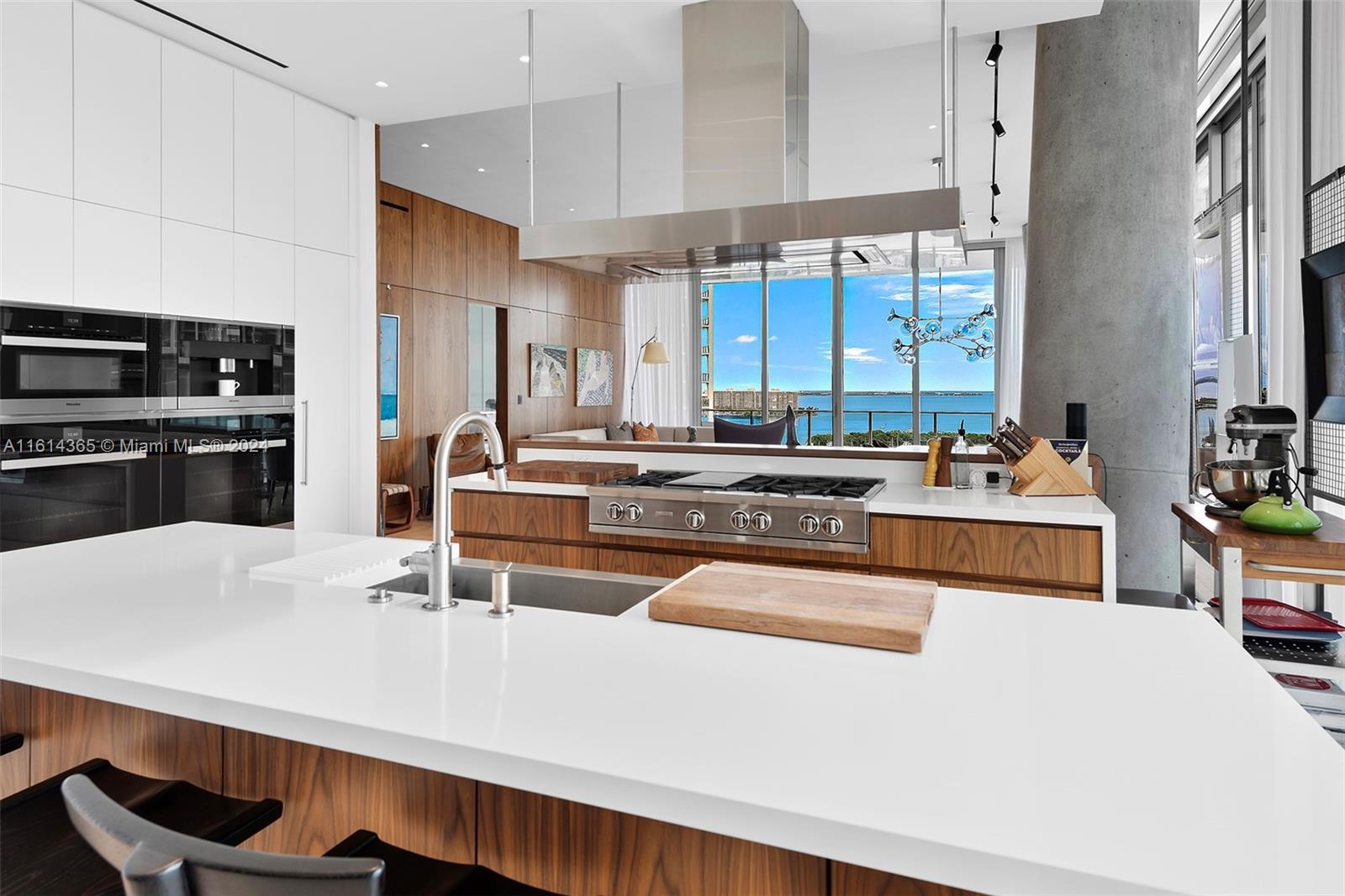 DINNER KEY - Residential