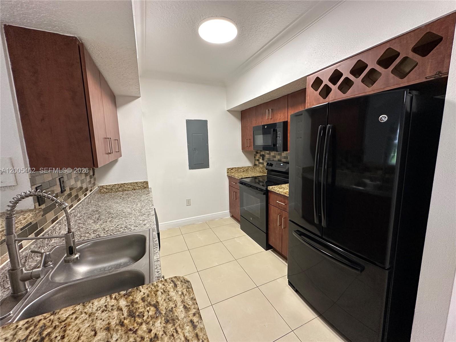 MARQUESA CONDO - Residential