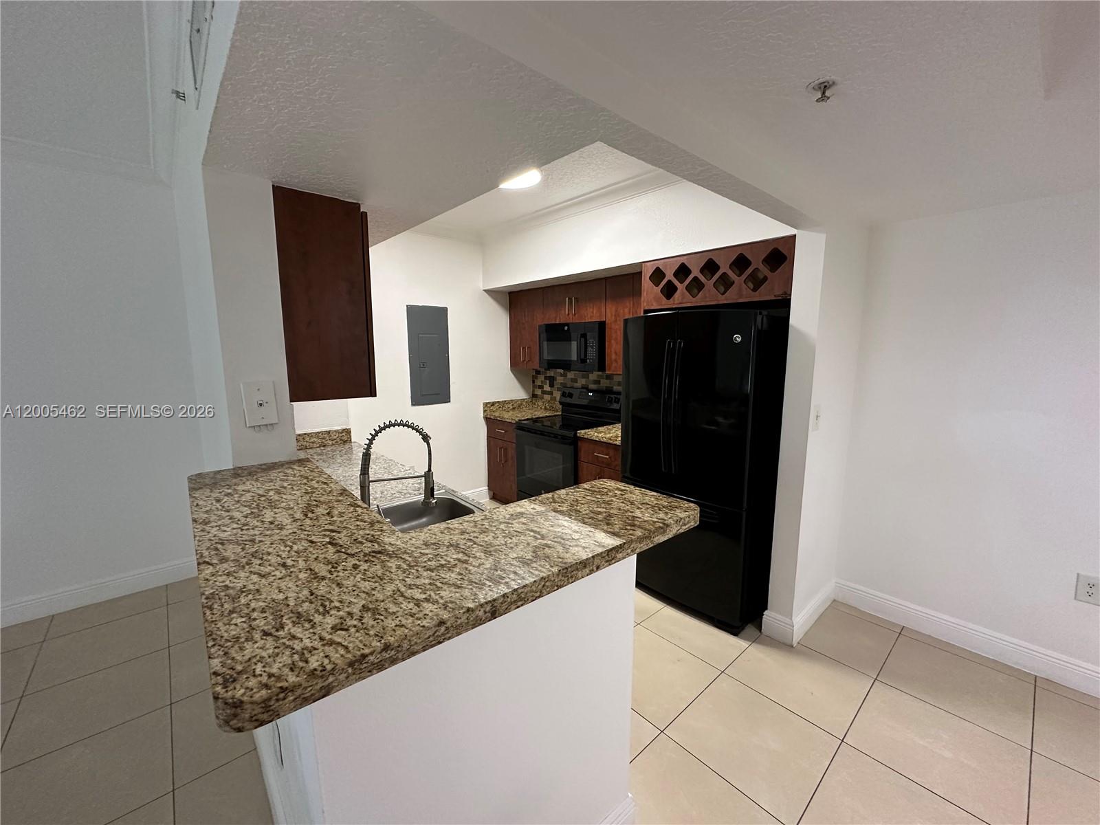 MARQUESA CONDO - Residential