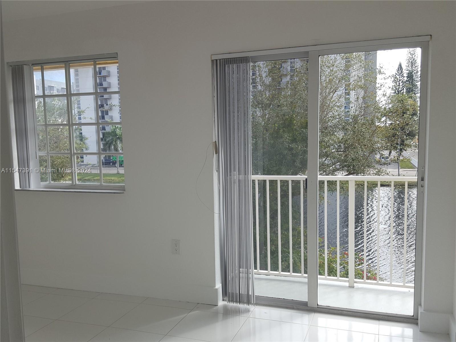 AQUA VISTA TOWNHOMES COND - Residential Lease