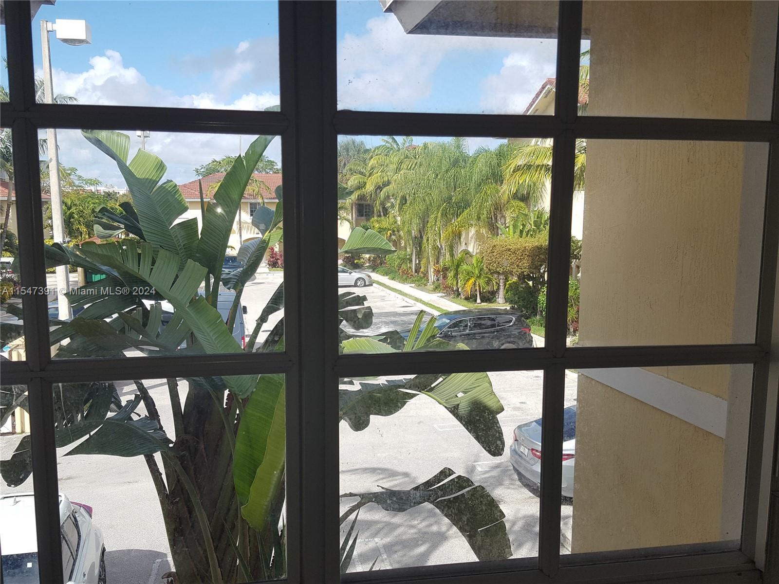 AQUA VISTA TOWNHOMES COND - Residential Lease