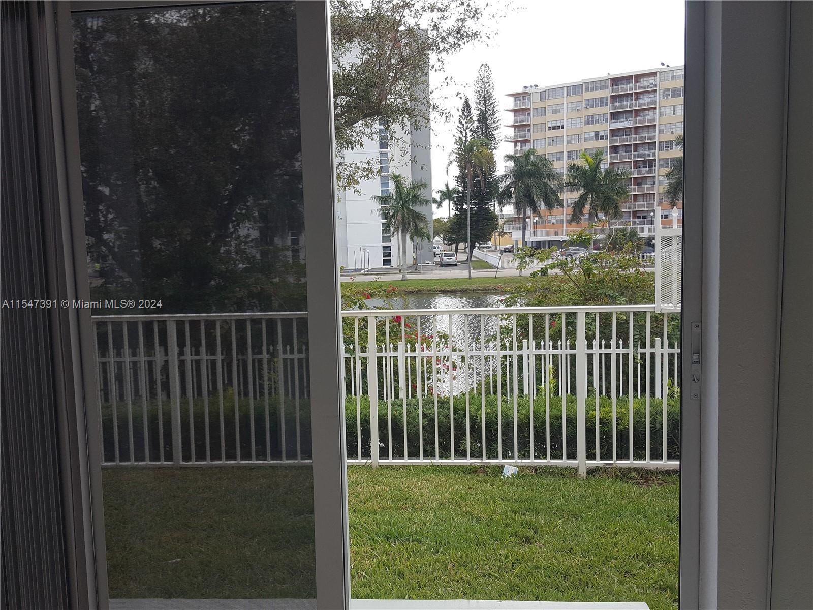 AQUA VISTA TOWNHOMES COND - Residential Lease