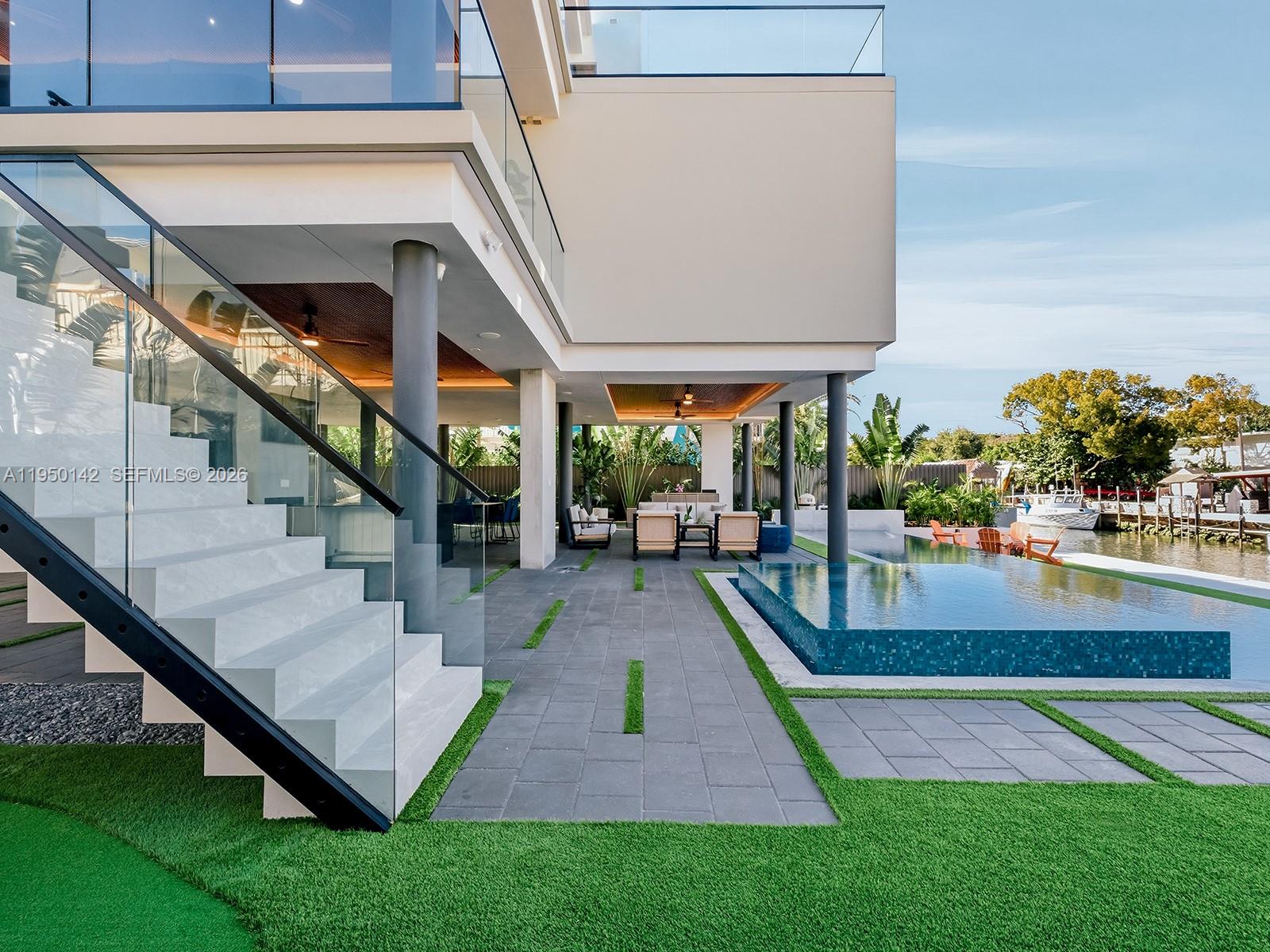 OCEAN ISLE ESTATE - Residential