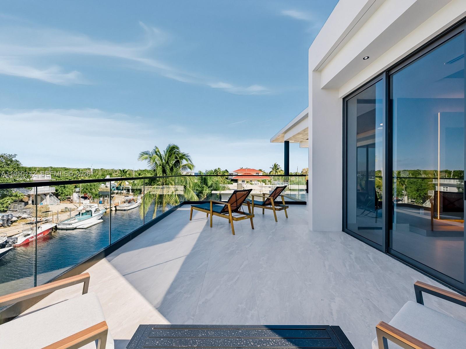 OCEAN ISLE ESTATE - Residential