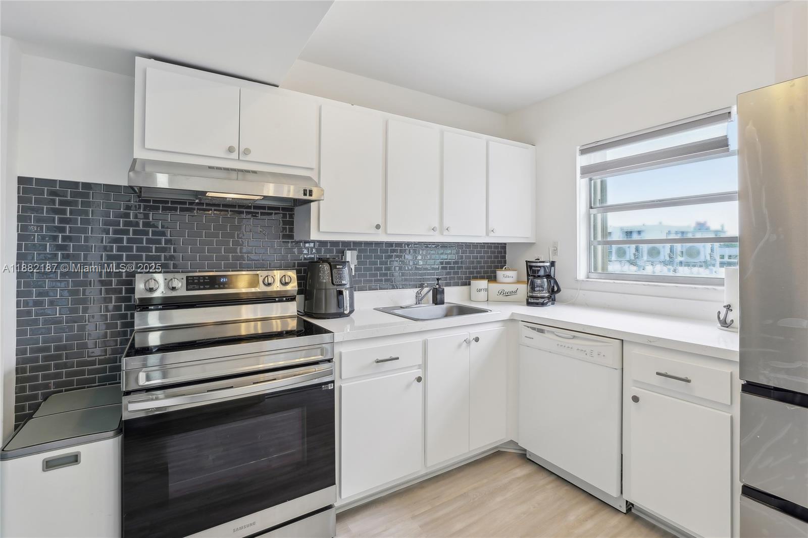 GOLDEN WEST CONDO - Residential