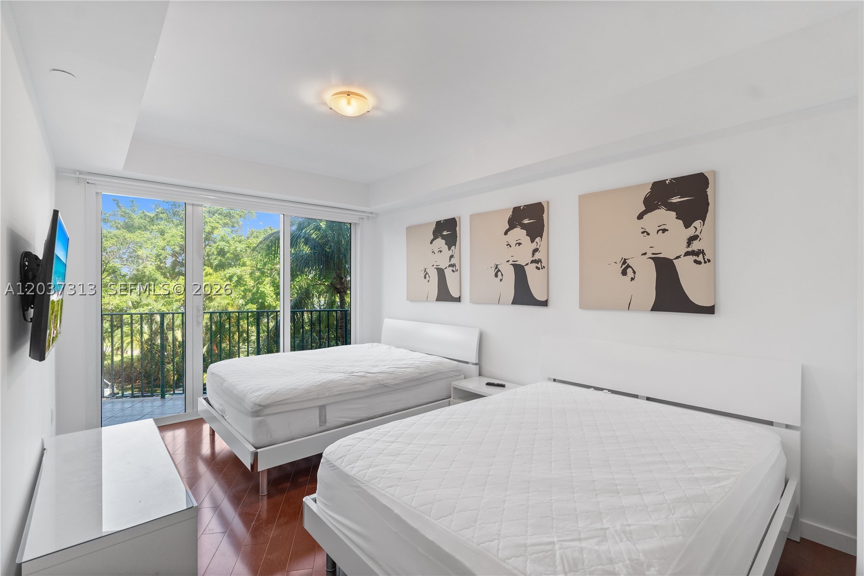 TURNBERRY VLG NO TOWER CO - Residential