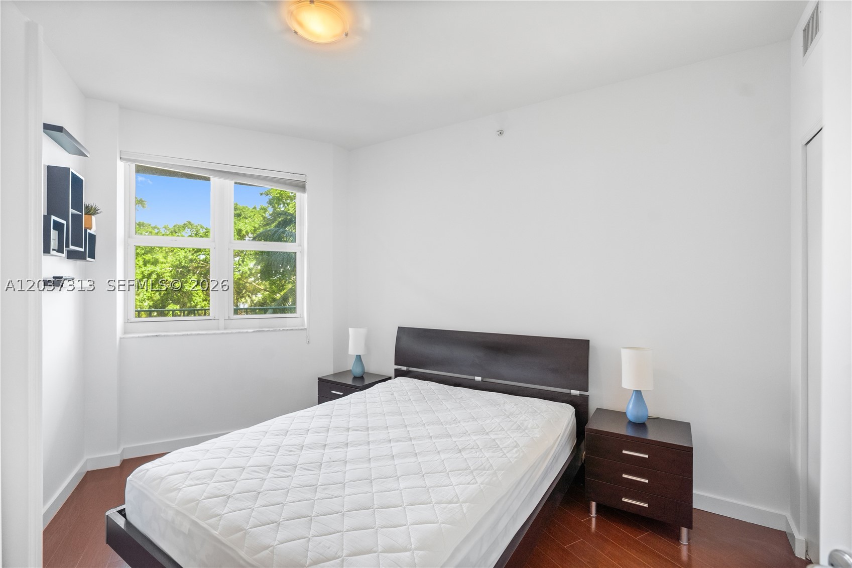 TURNBERRY VLG NO TOWER CO - Residential