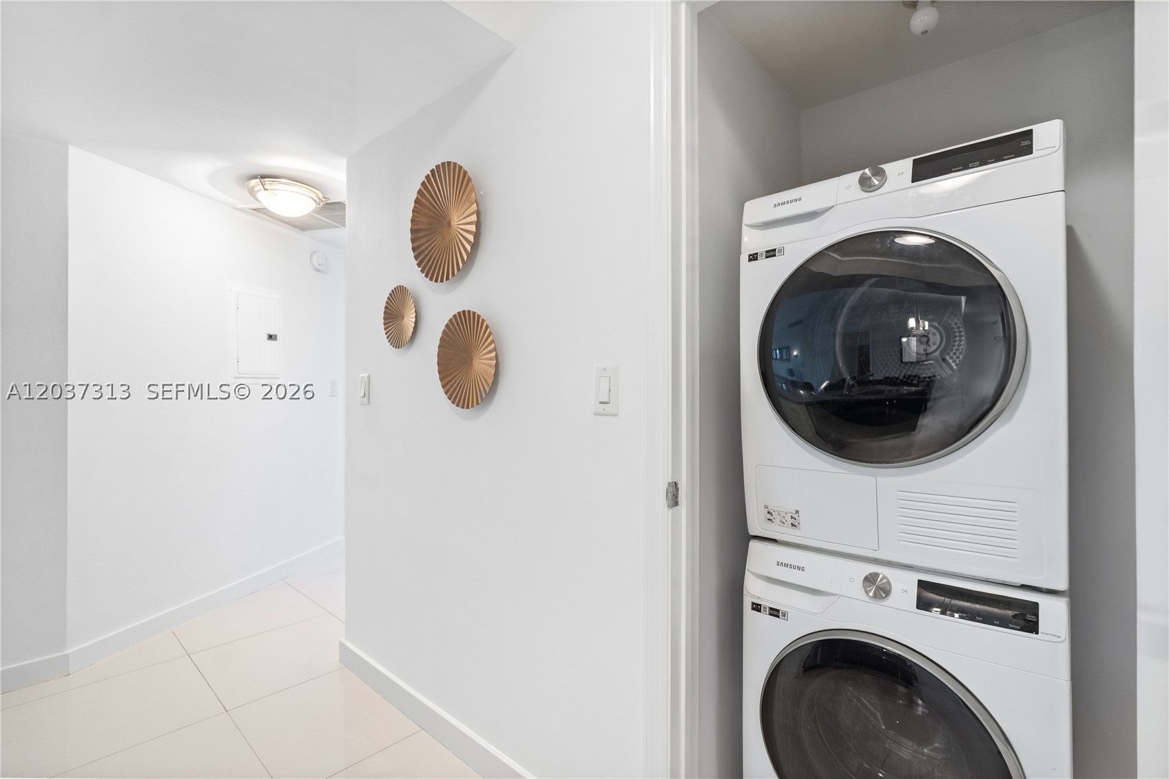 TURNBERRY VLG NO TOWER CO - Residential