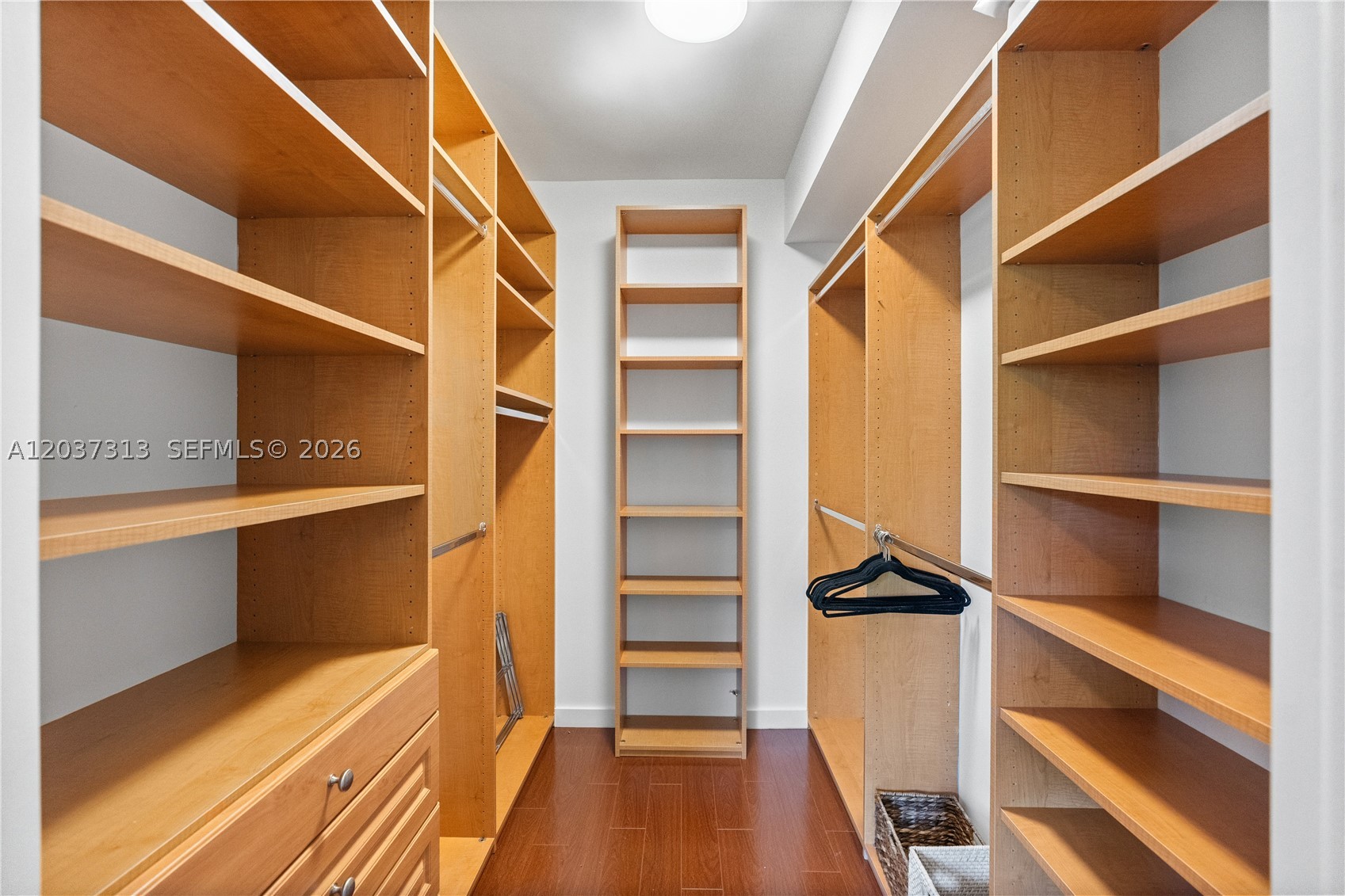 TURNBERRY VLG NO TOWER CO - Residential