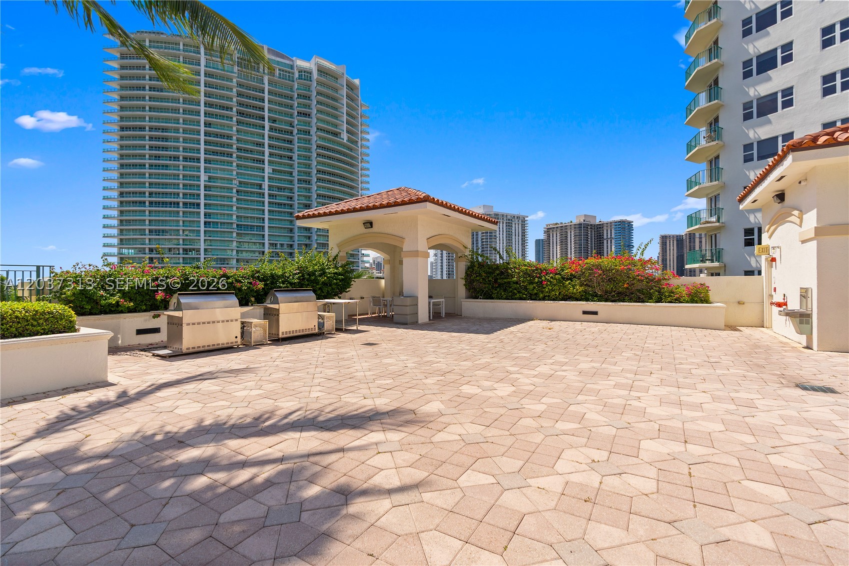 TURNBERRY VLG NO TOWER CO - Residential