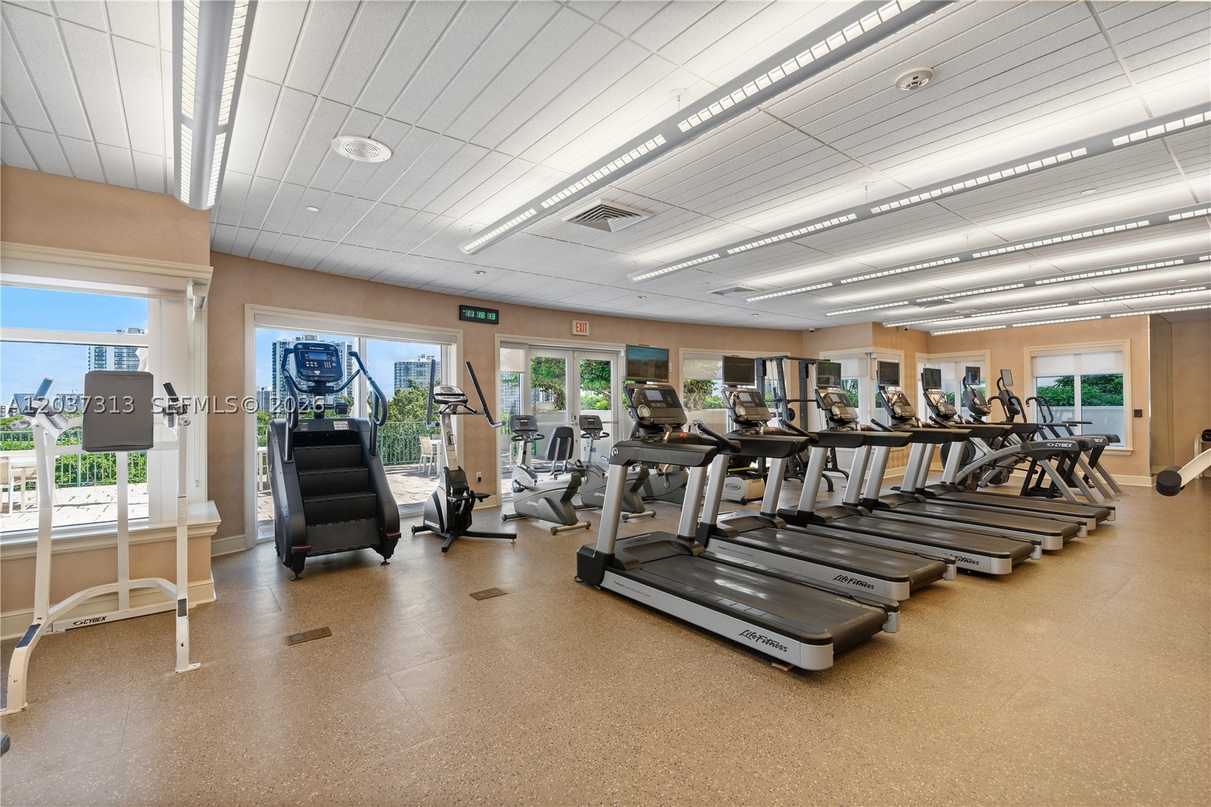 TURNBERRY VLG NO TOWER CO - Residential