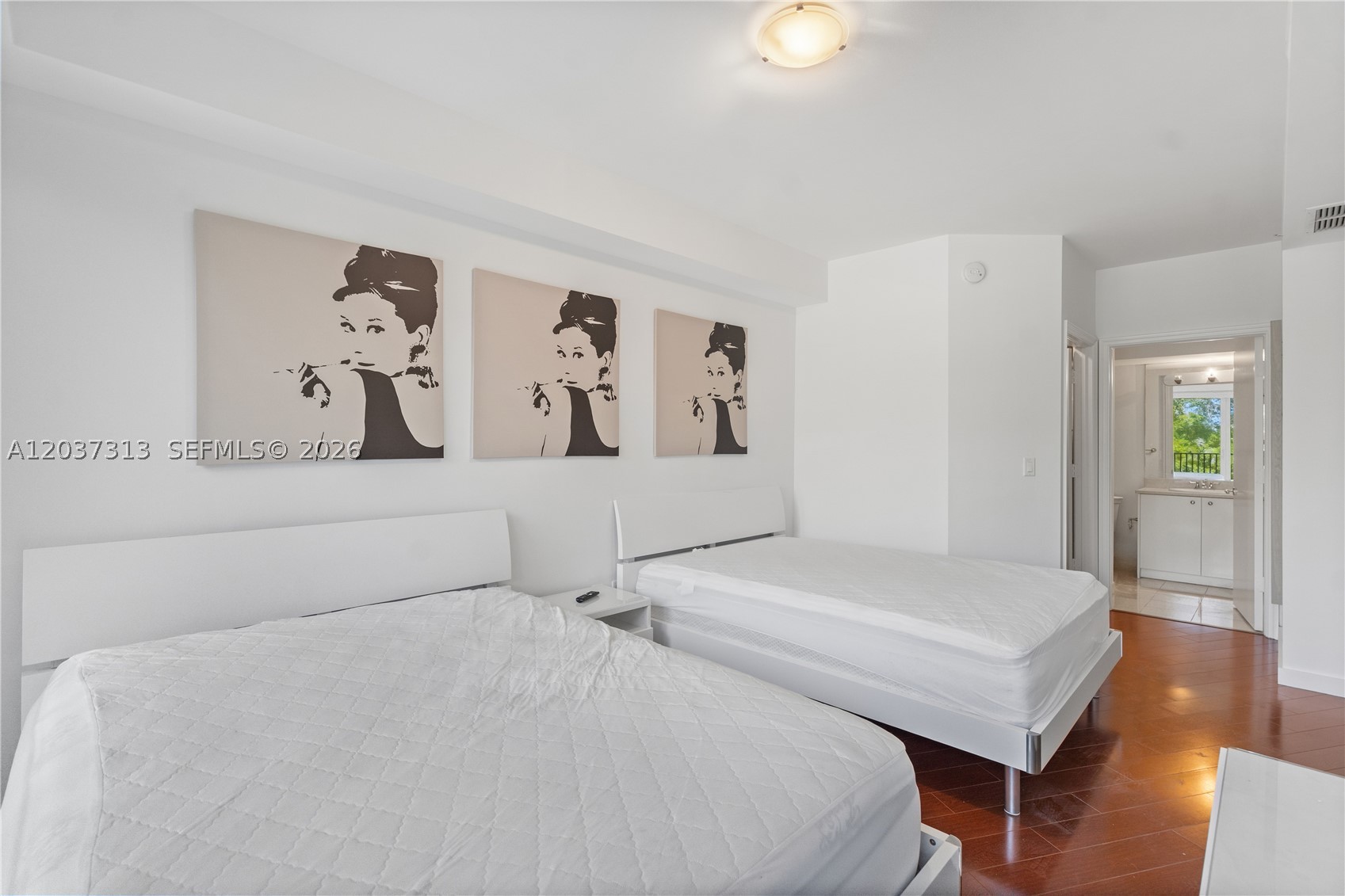 TURNBERRY VLG NO TOWER CO - Residential