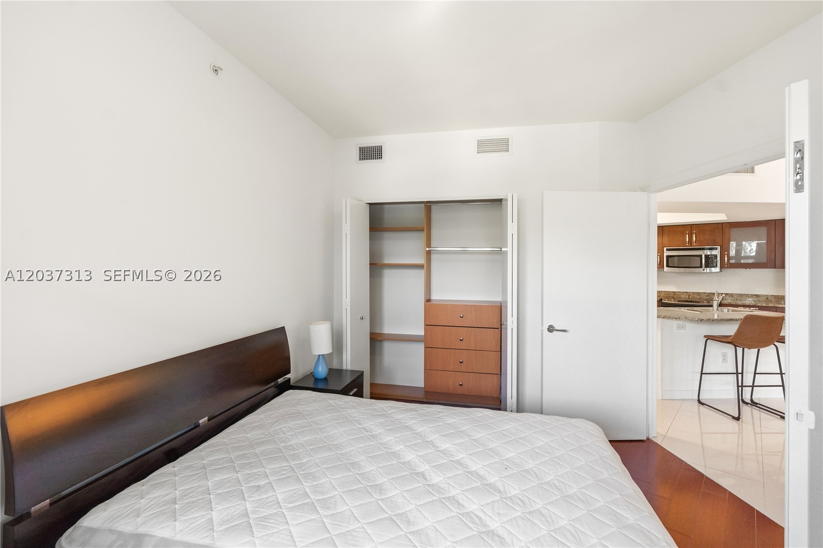 TURNBERRY VLG NO TOWER CO - Residential
