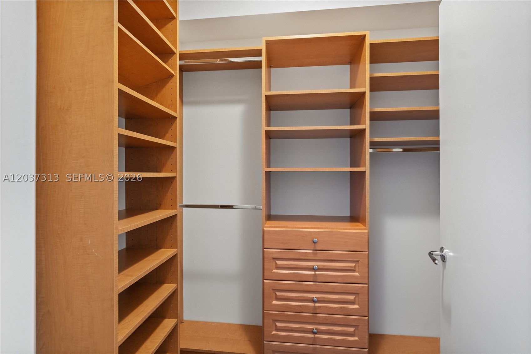 TURNBERRY VLG NO TOWER CO - Residential