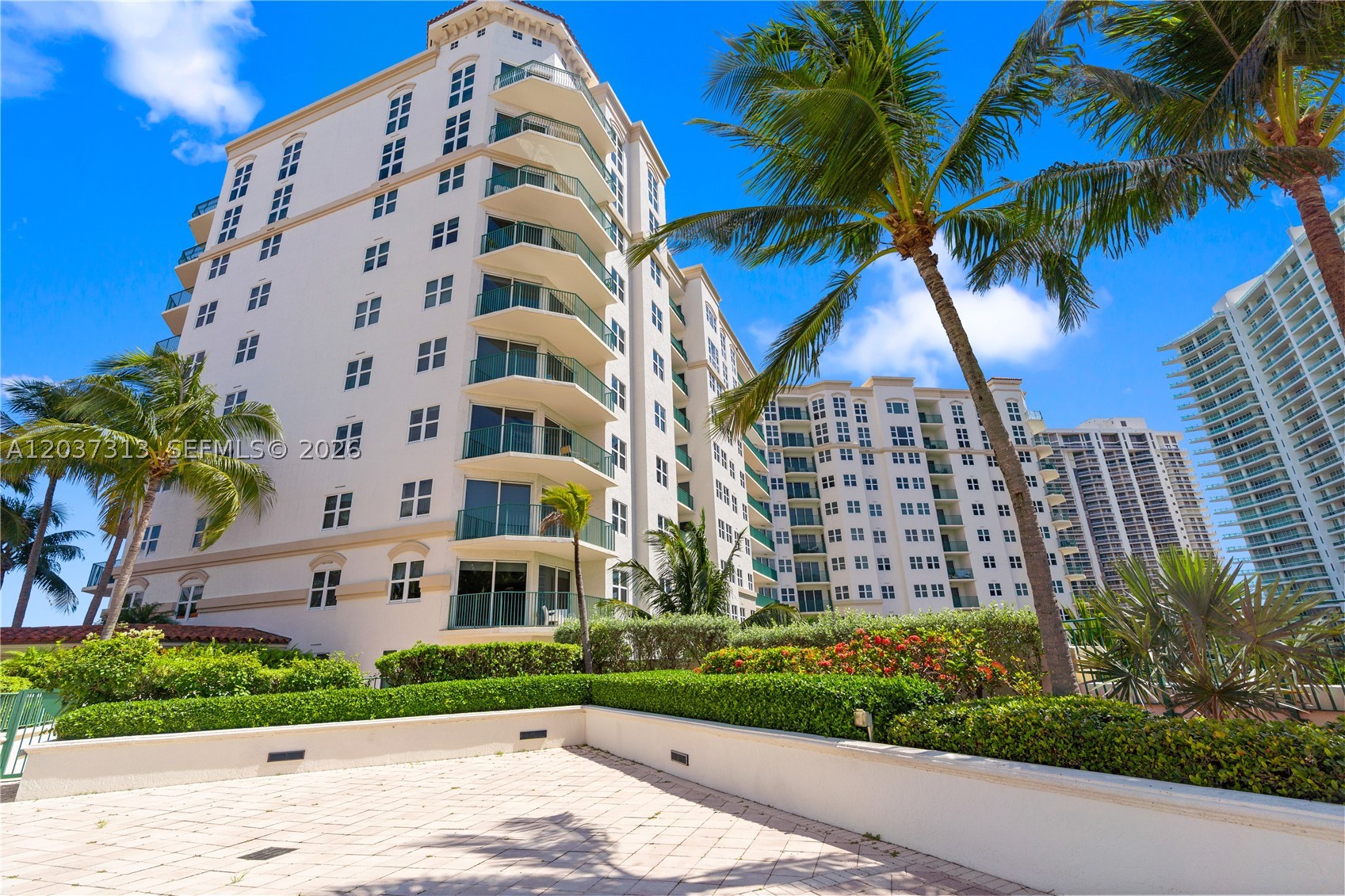 TURNBERRY VLG NO TOWER CO - Residential