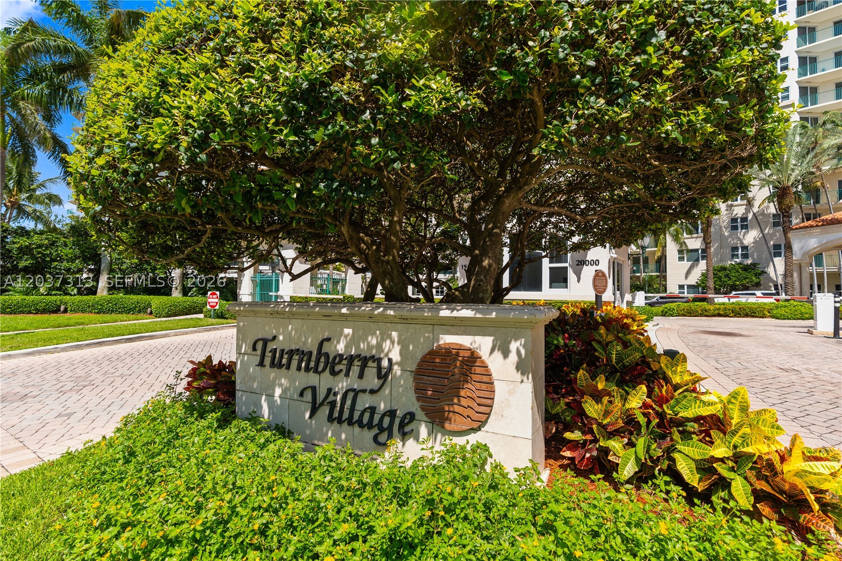 TURNBERRY VLG NO TOWER CO - Residential