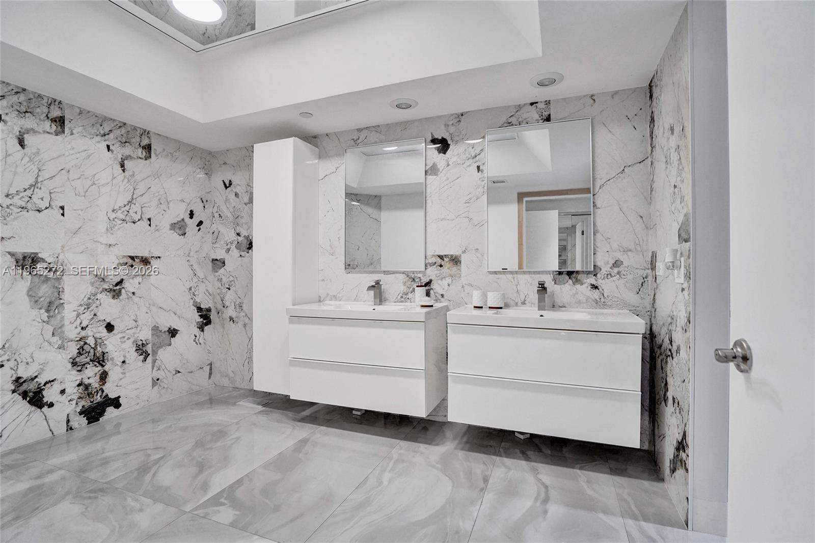 3000 ISL BLVD WILLIAMS IS - Residential
