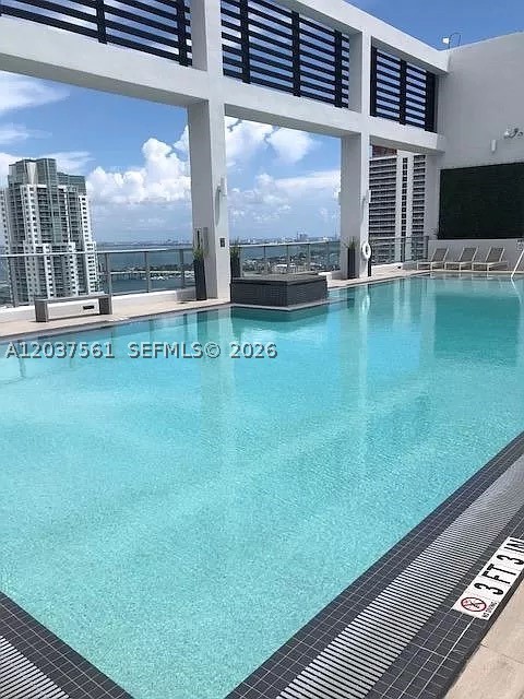 CENTRO CONDO - Residential Lease