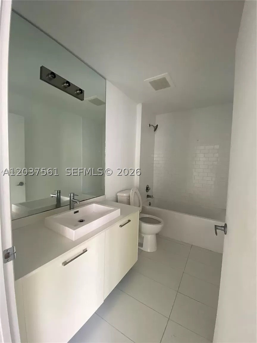 CENTRO CONDO - Residential Lease