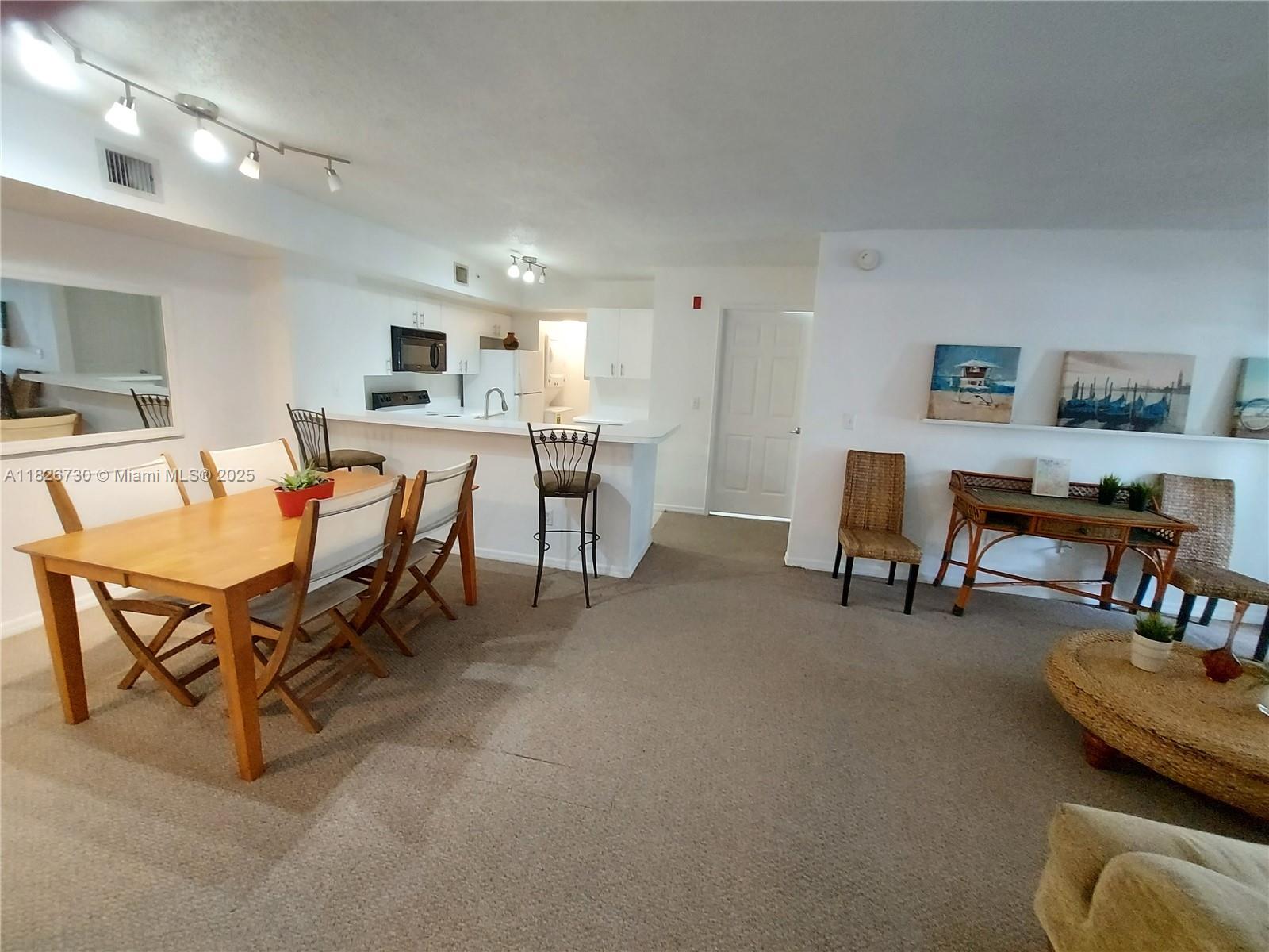 ROYAL GRAND CONDO - Residential