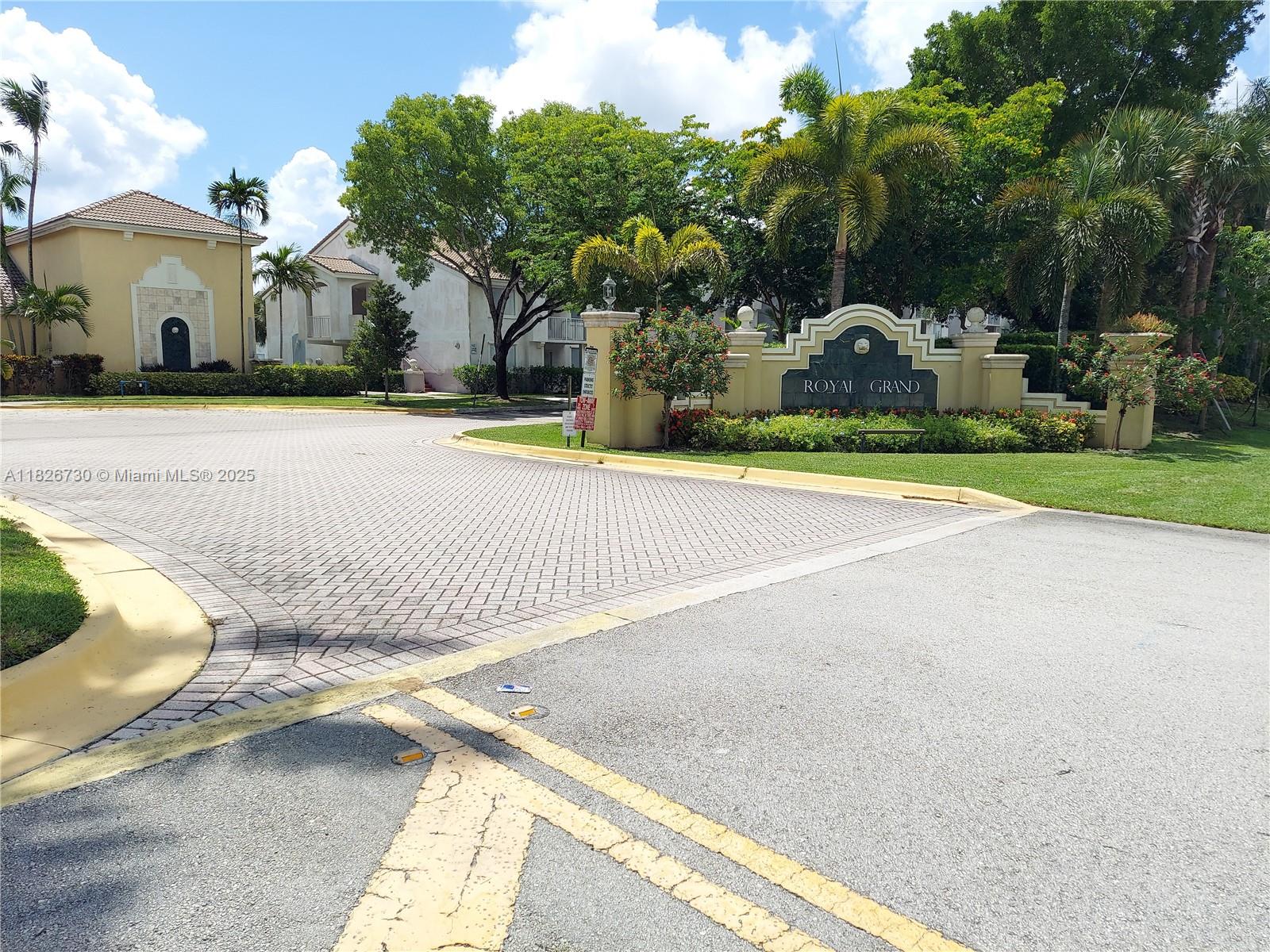 ROYAL GRAND CONDO - Residential