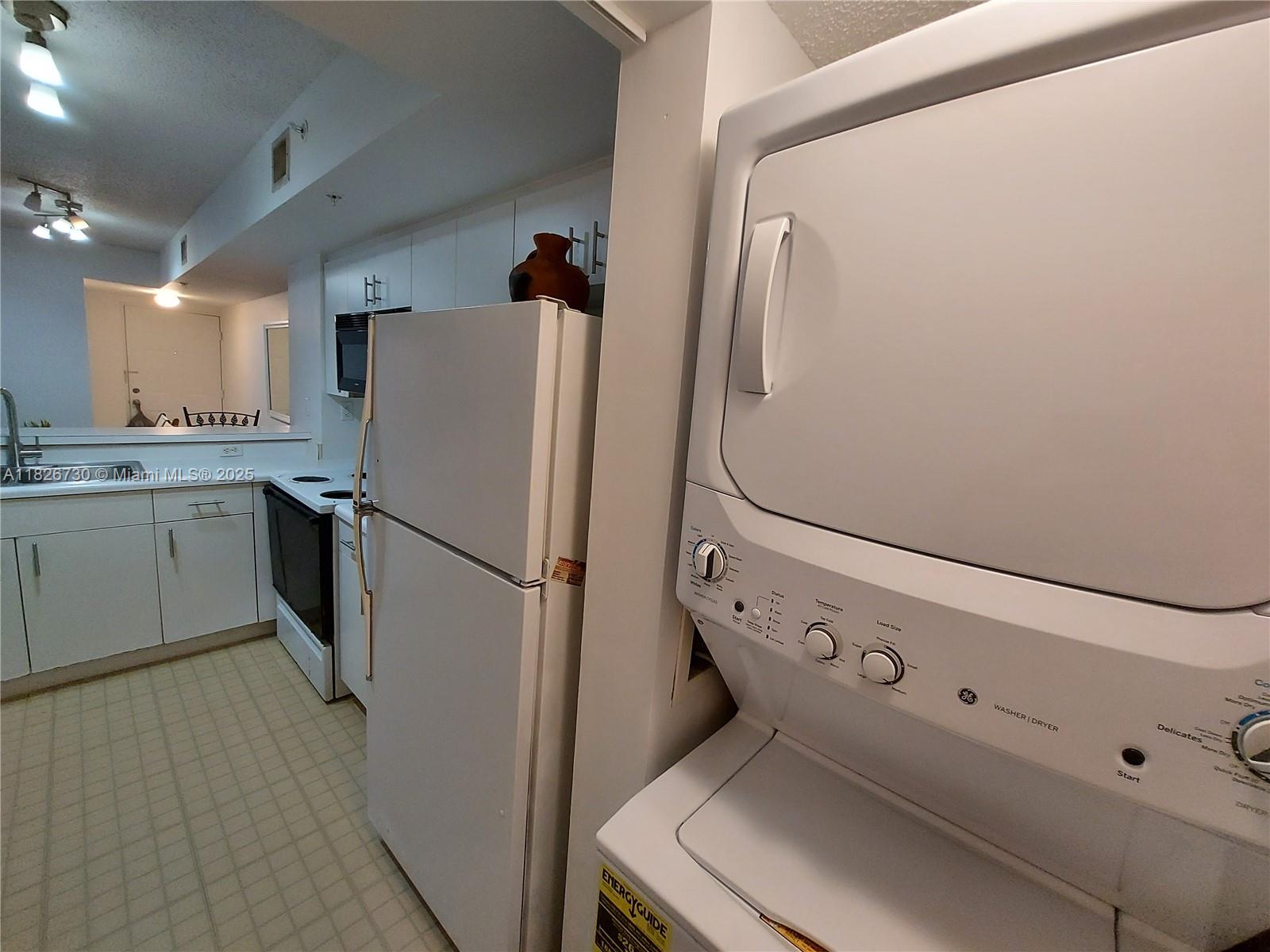 ROYAL GRAND CONDO - Residential