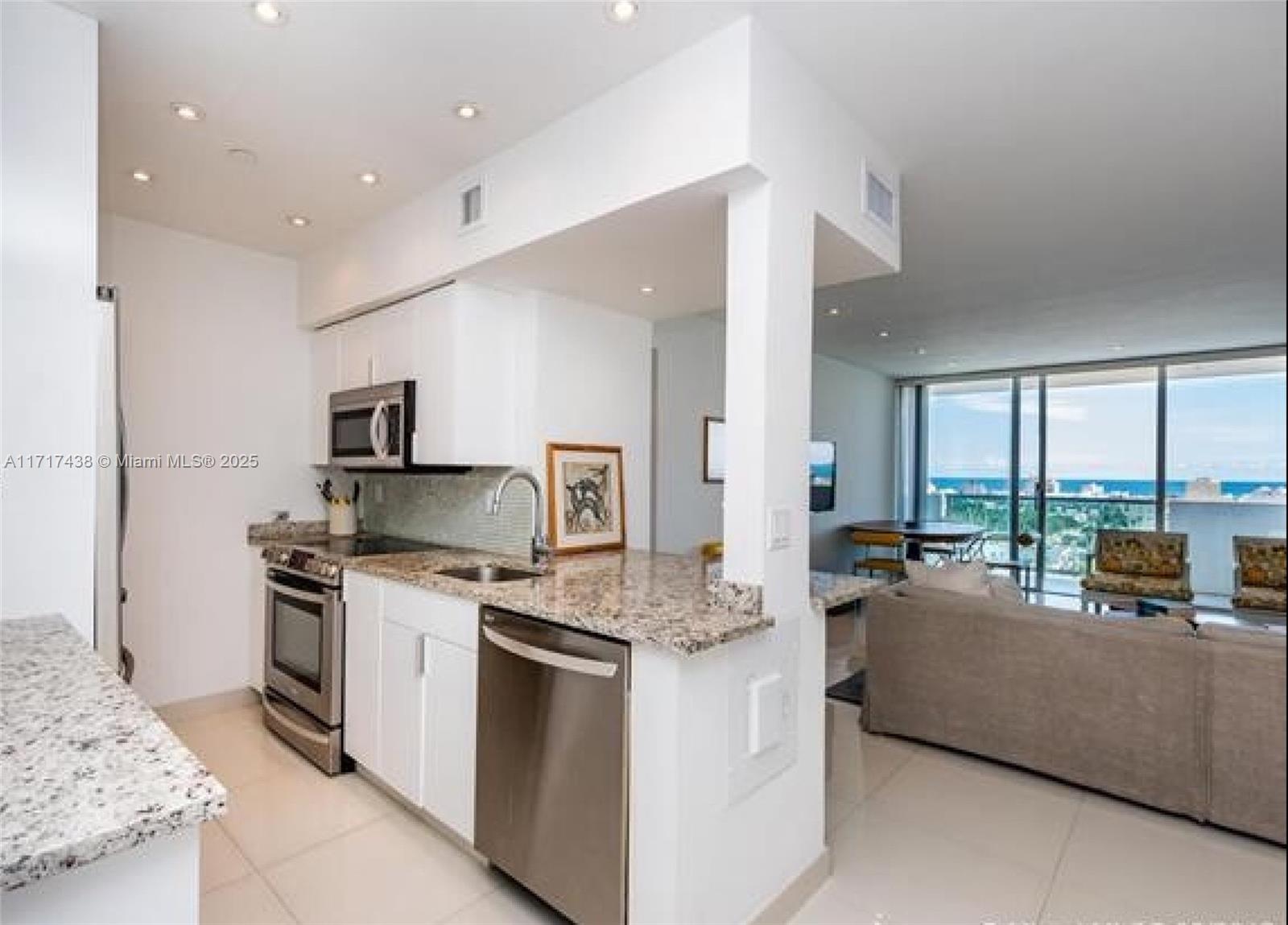 MIRADOR 1000 CONDO - Residential