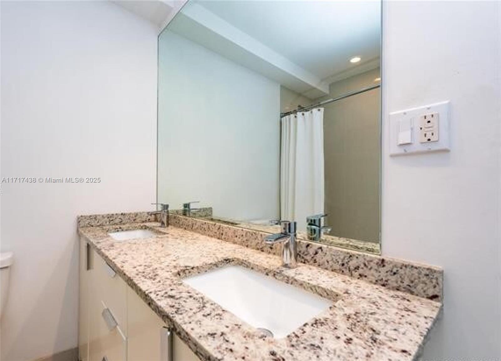 MIRADOR 1000 CONDO - Residential