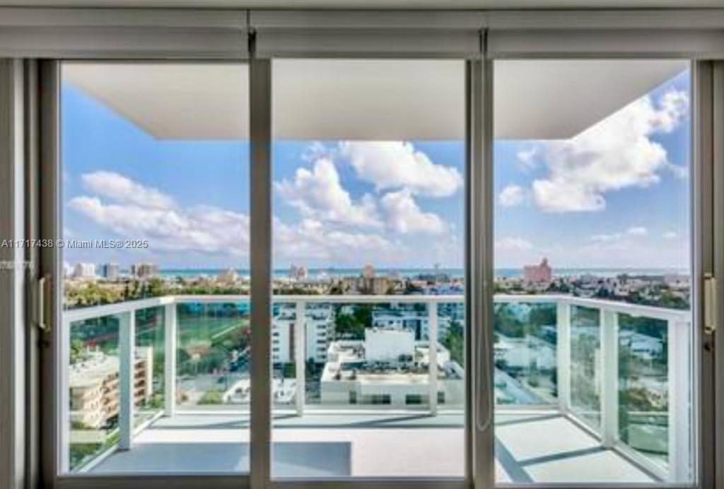 MIRADOR 1000 CONDO - Residential