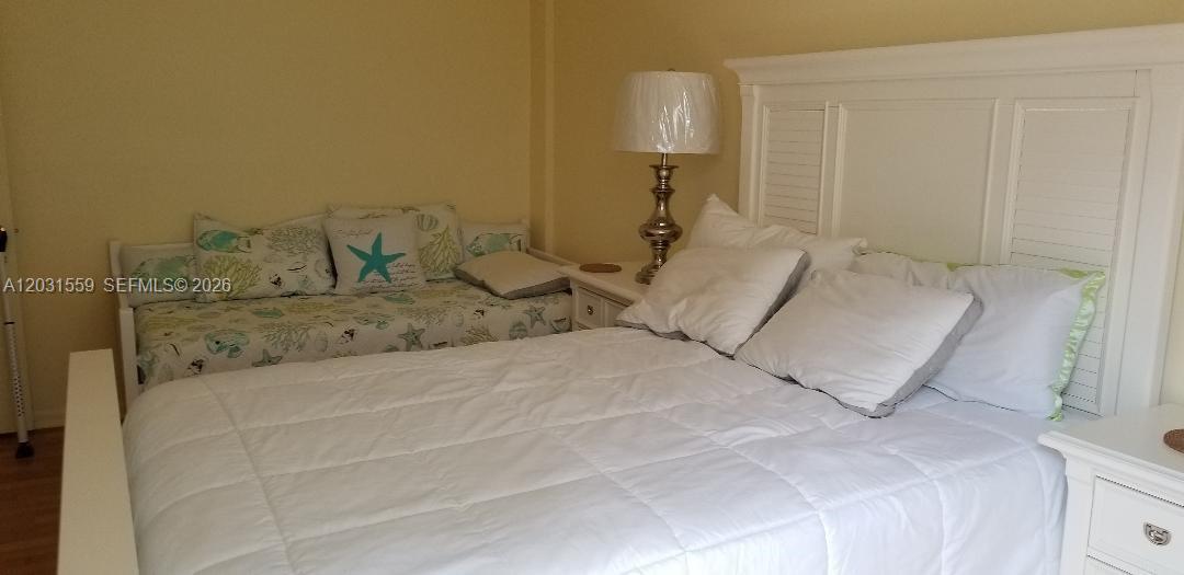 NORTH BAY VILLAS CONDO - Residential