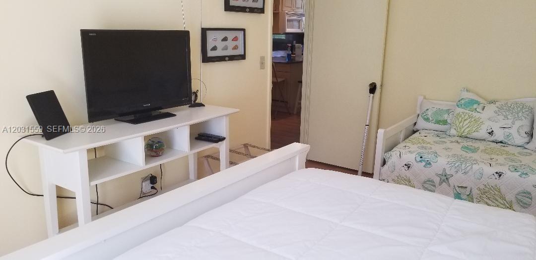 NORTH BAY VILLAS CONDO - Residential