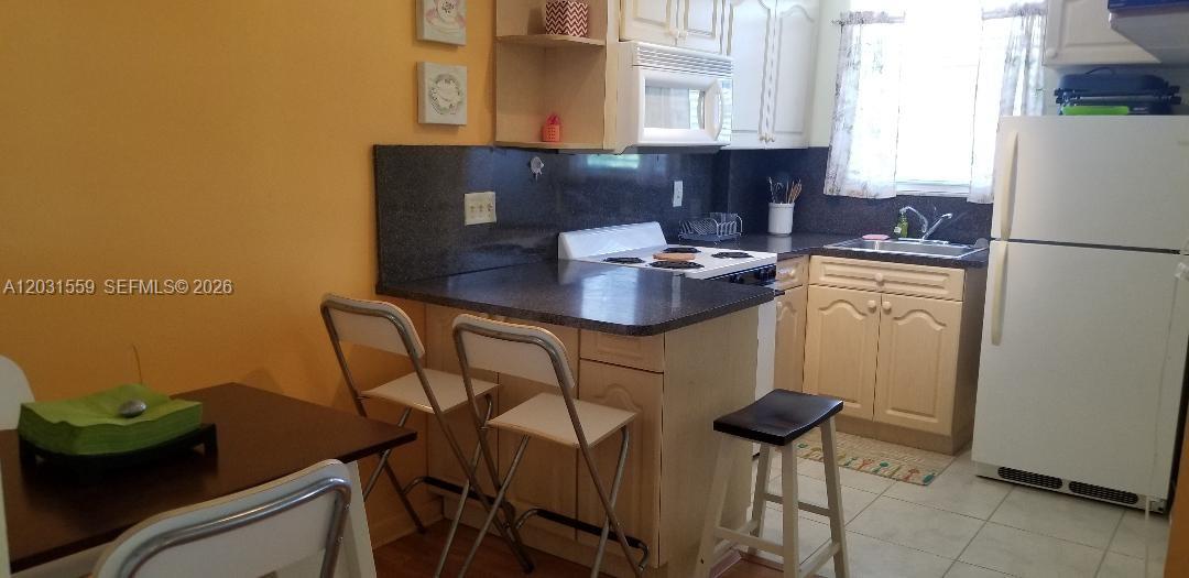 NORTH BAY VILLAS CONDO - Residential