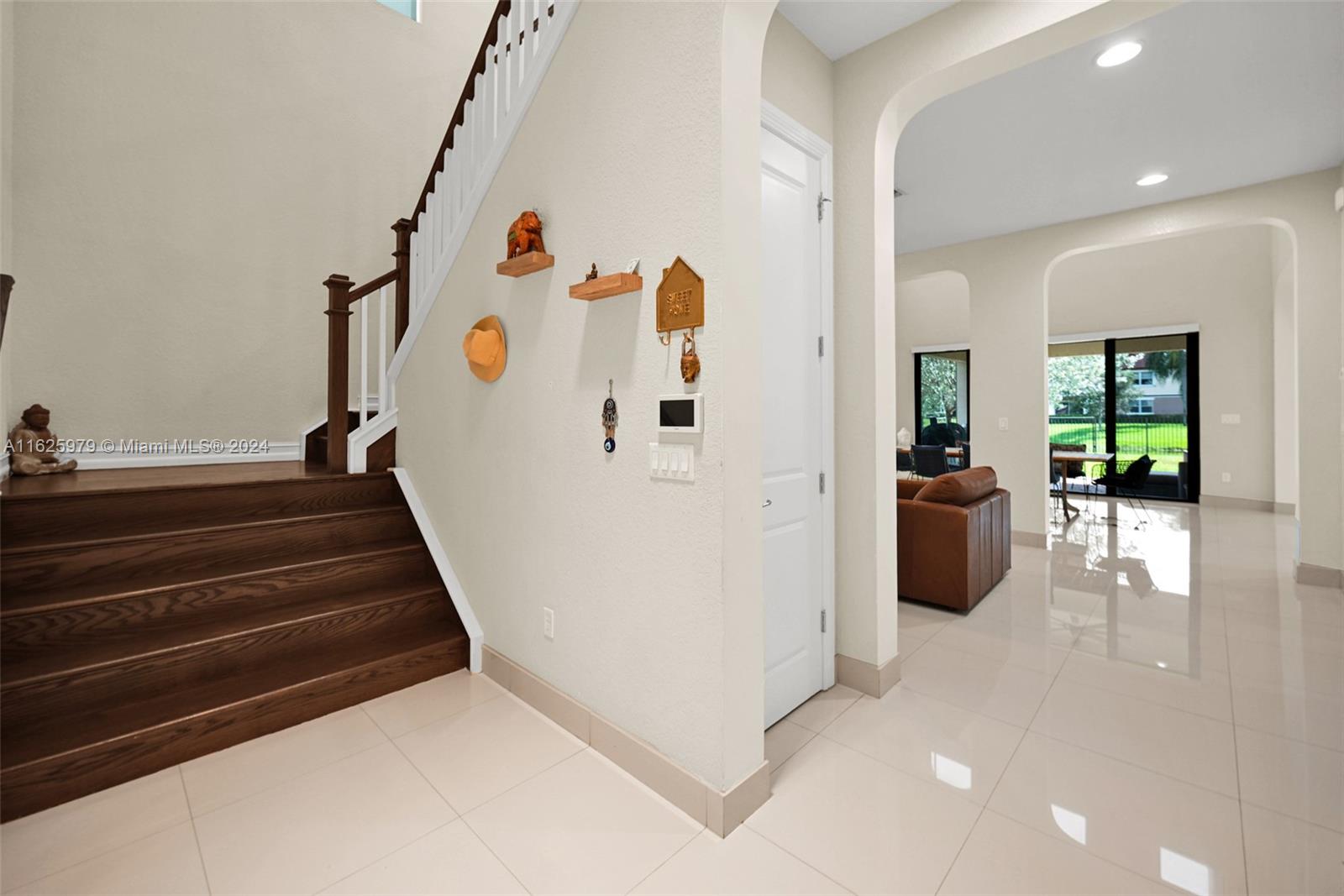PEMBROKE LAKES SOUTH - Residential