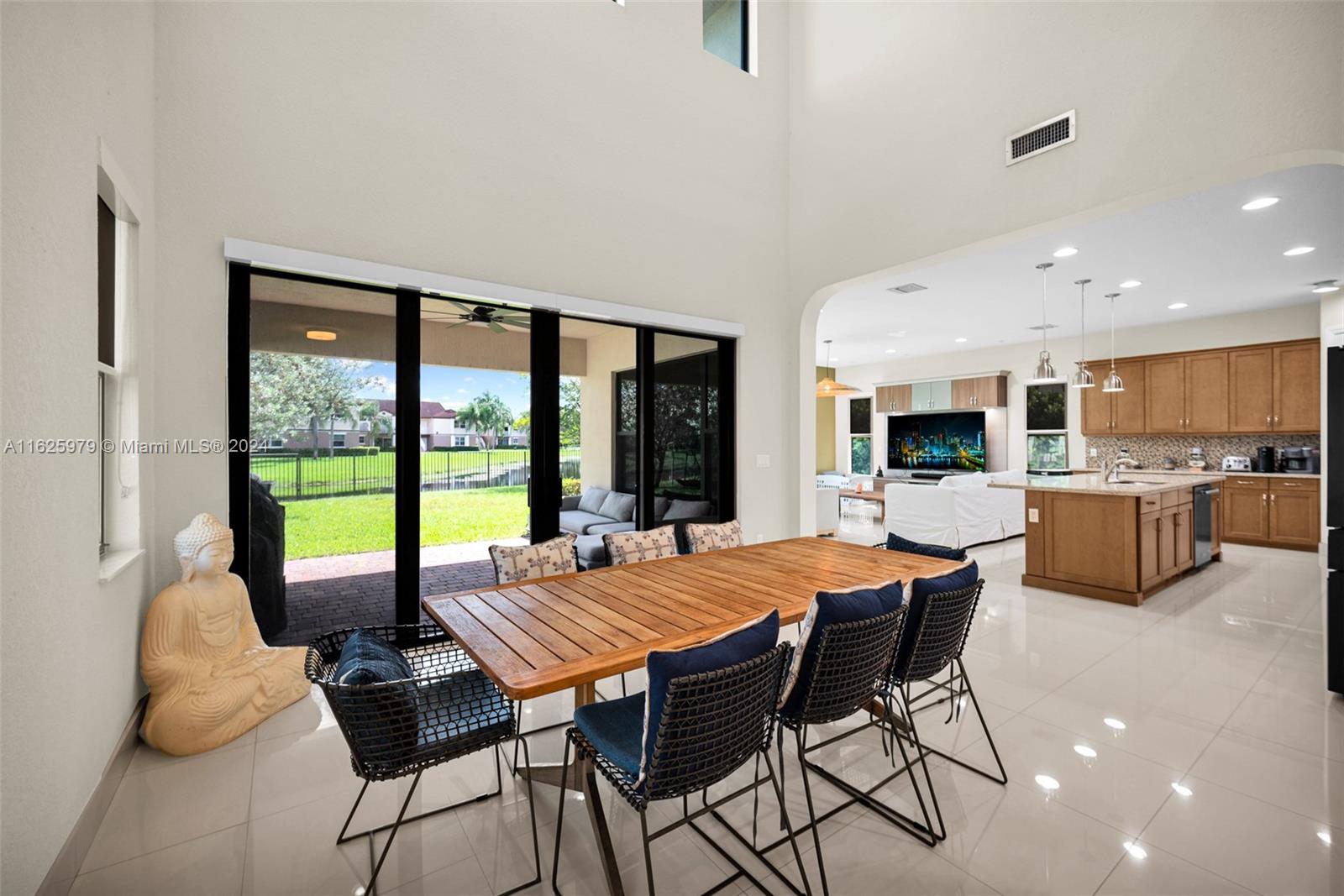 PEMBROKE LAKES SOUTH - Residential
