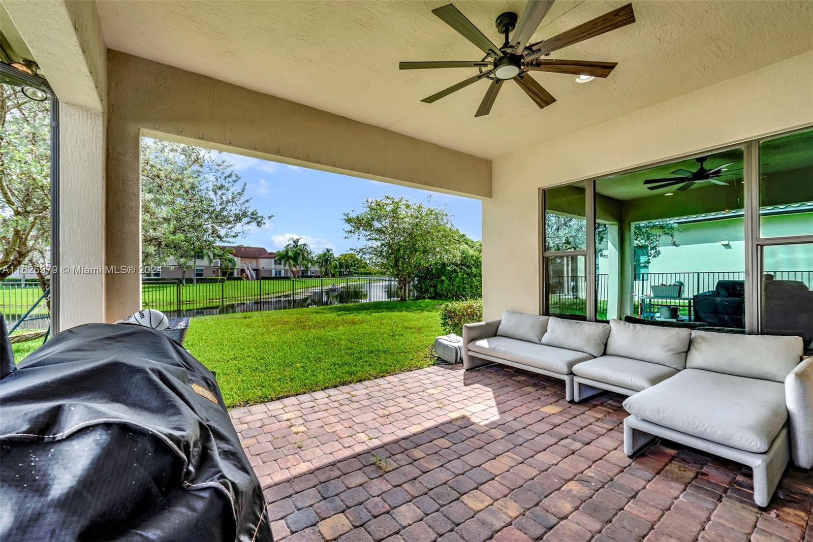 PEMBROKE LAKES SOUTH - Residential