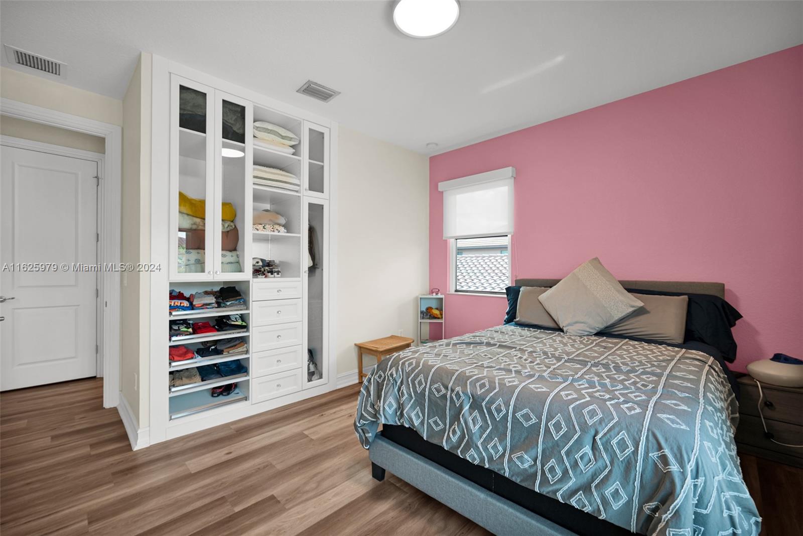 PEMBROKE LAKES SOUTH - Residential