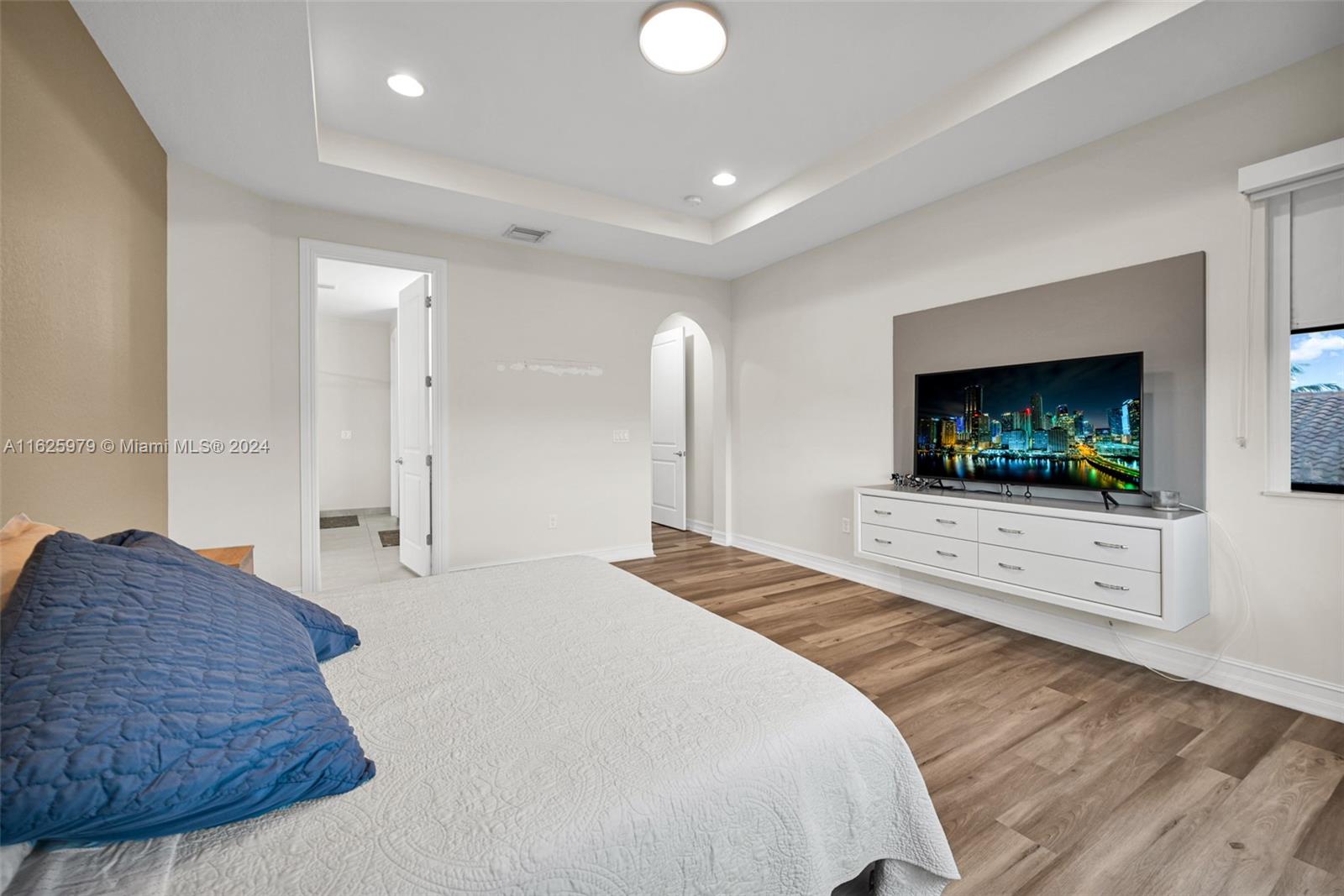 PEMBROKE LAKES SOUTH - Residential
