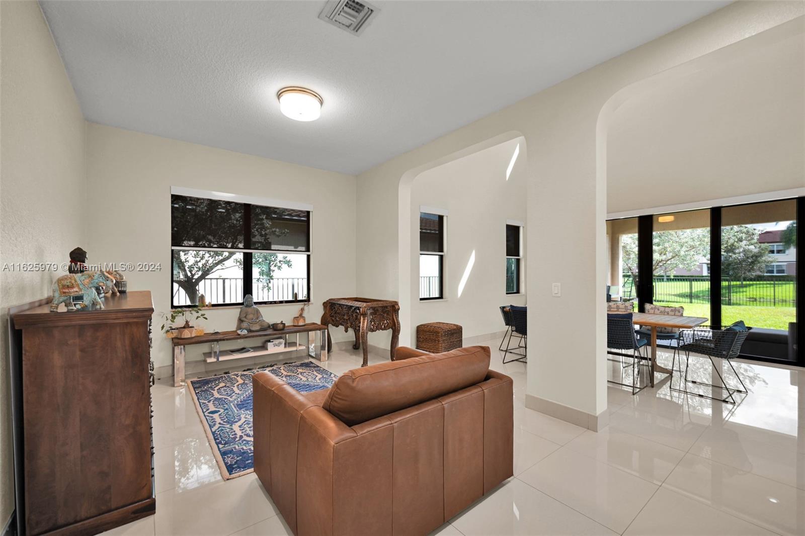 PEMBROKE LAKES SOUTH - Residential