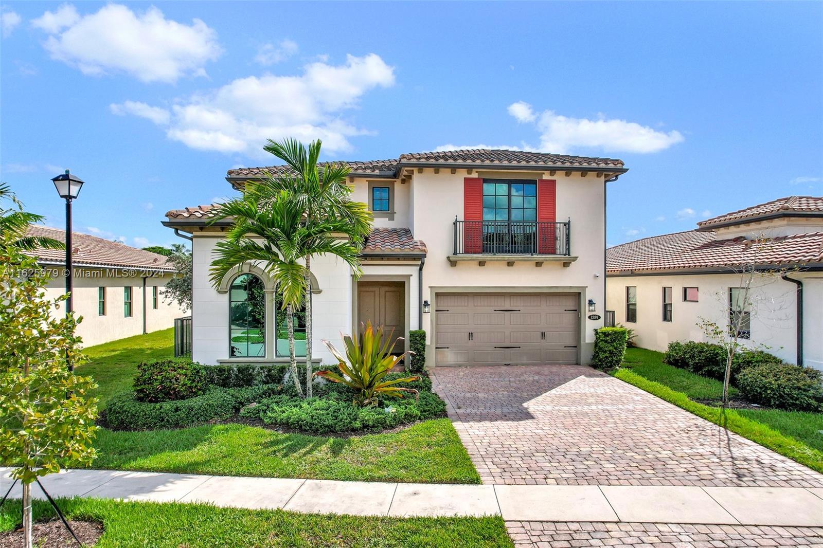 PEMBROKE LAKES SOUTH - Residential