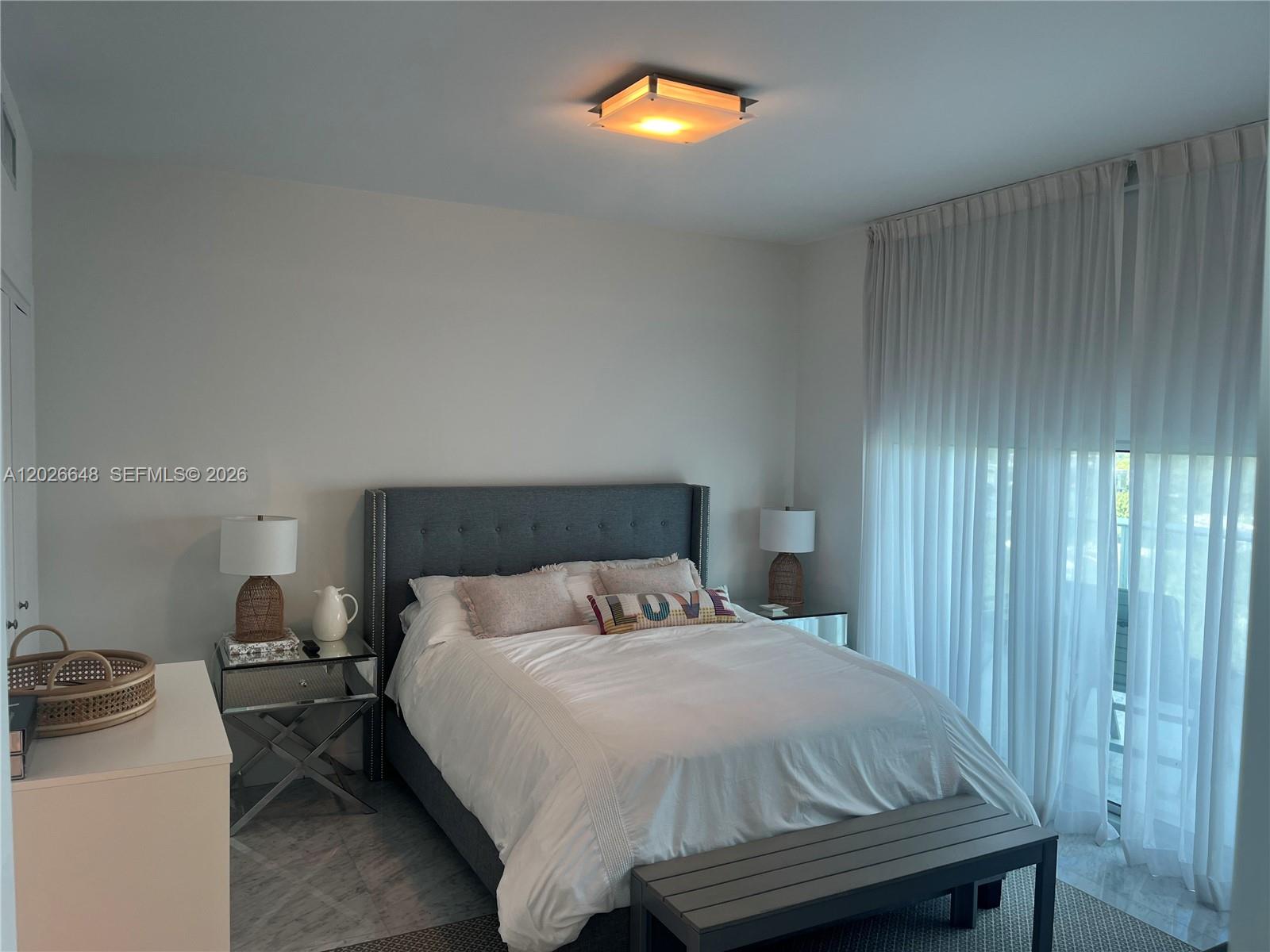 GROVENOR HOUSE CONDO - Residential Lease