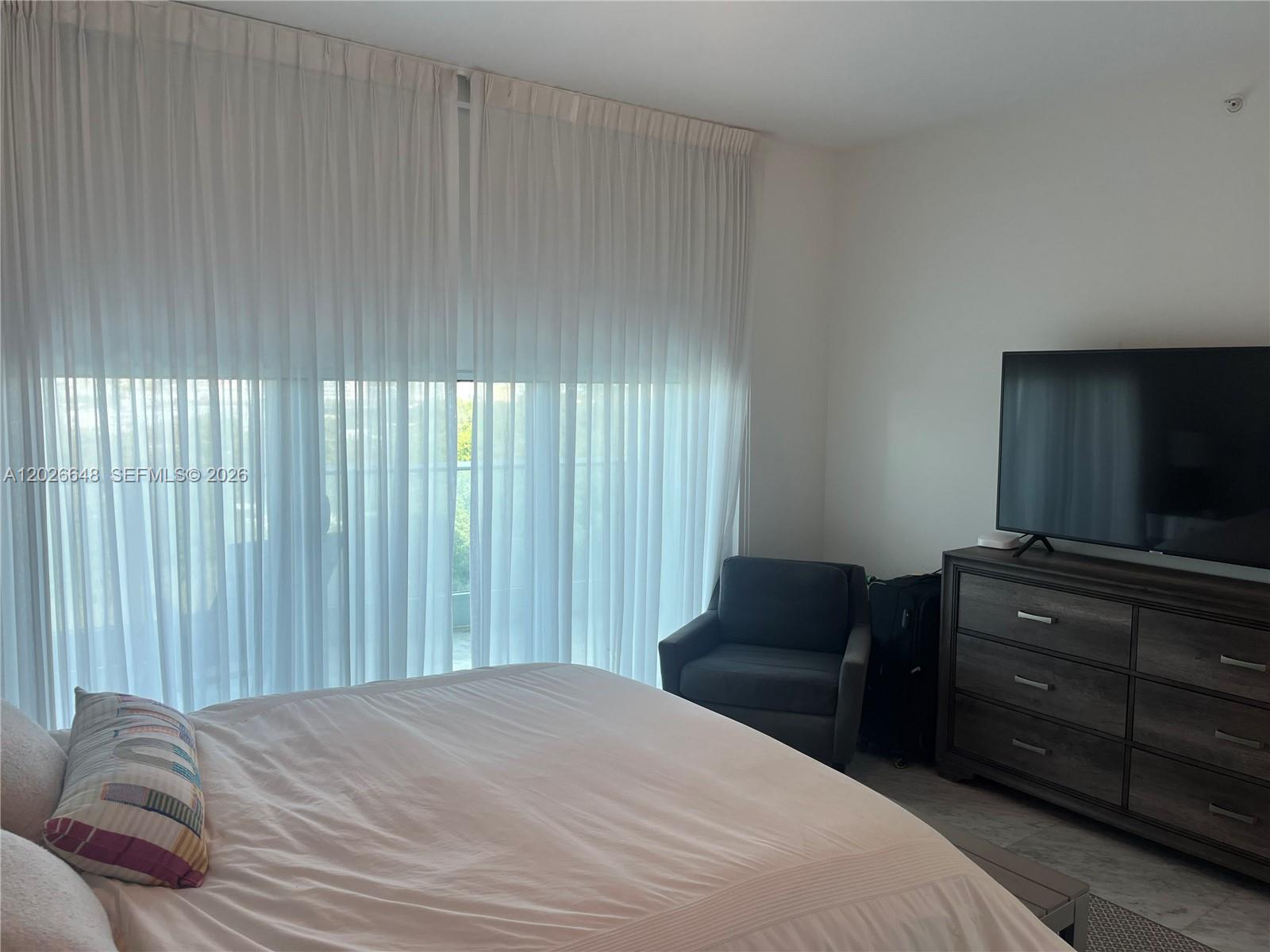 GROVENOR HOUSE CONDO - Residential Lease