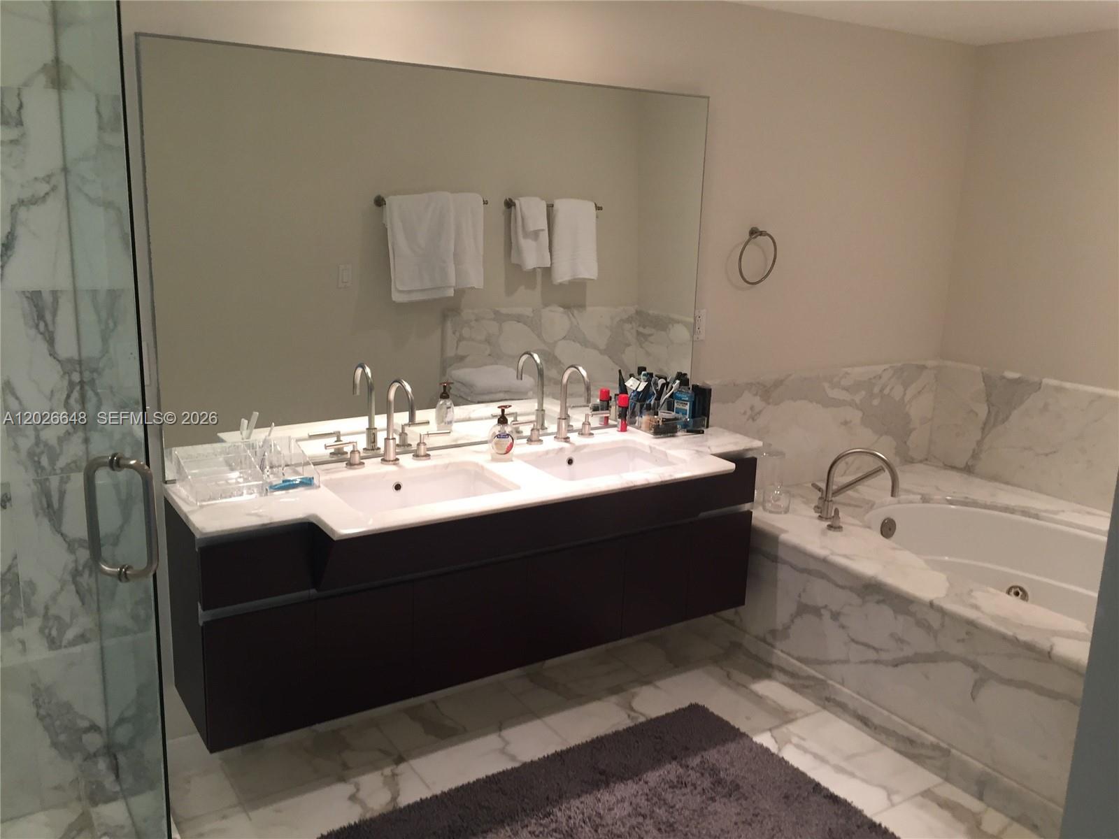 GROVENOR HOUSE CONDO - Residential Lease