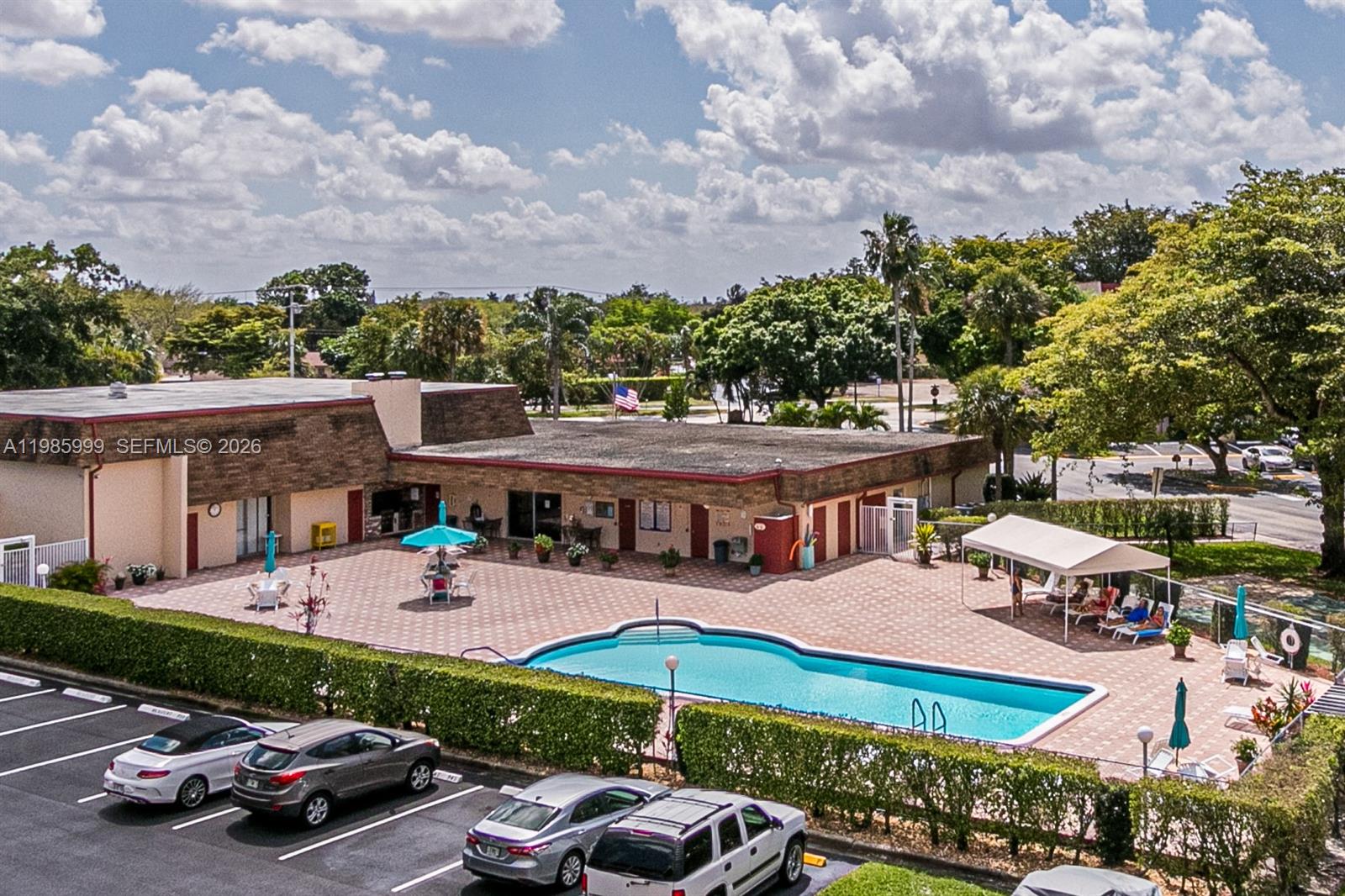 ORIOLE GOLF & TENNIS CLUB - Residential