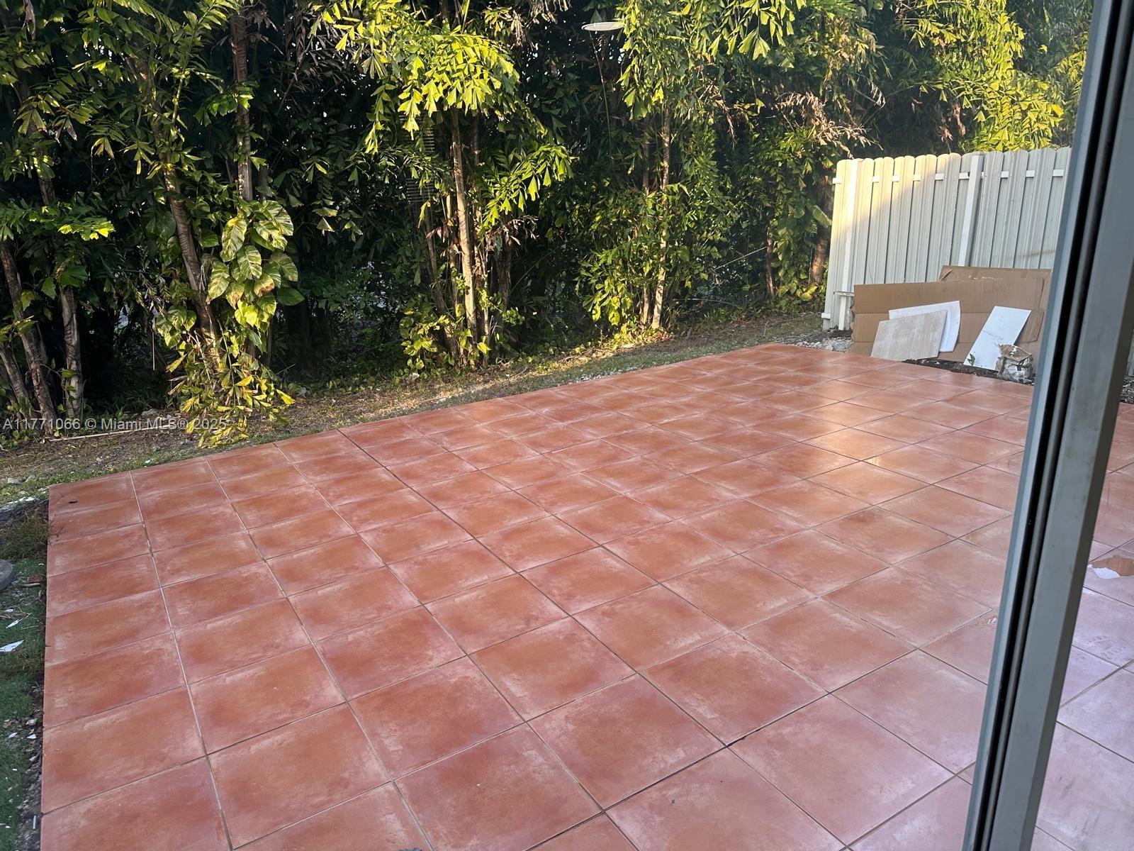 DORAL CHASE - Residential Lease