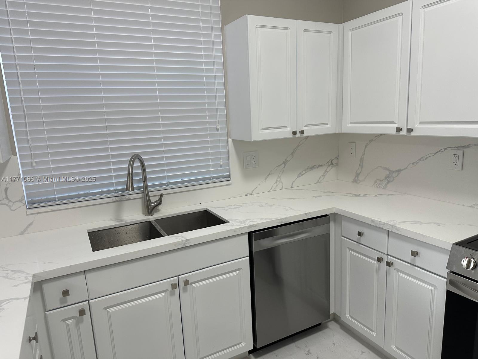 DORAL CHASE - Residential Lease