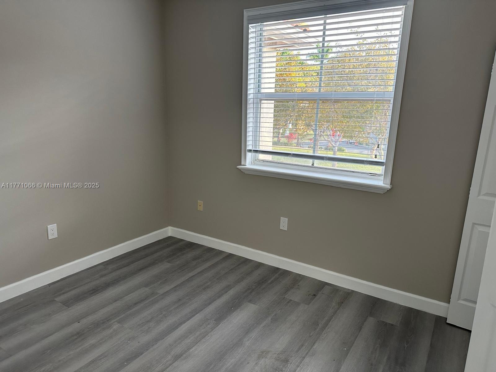 DORAL CHASE - Residential Lease